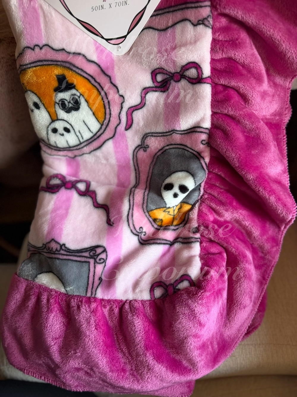 Pink ruffle Halloween throw blanket bows ghosts coffee skeleton vintage style - Picture 4 of 14